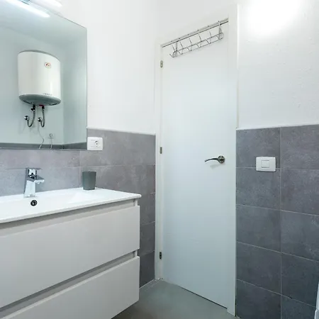 Paradise Court - Ocean View Apartment